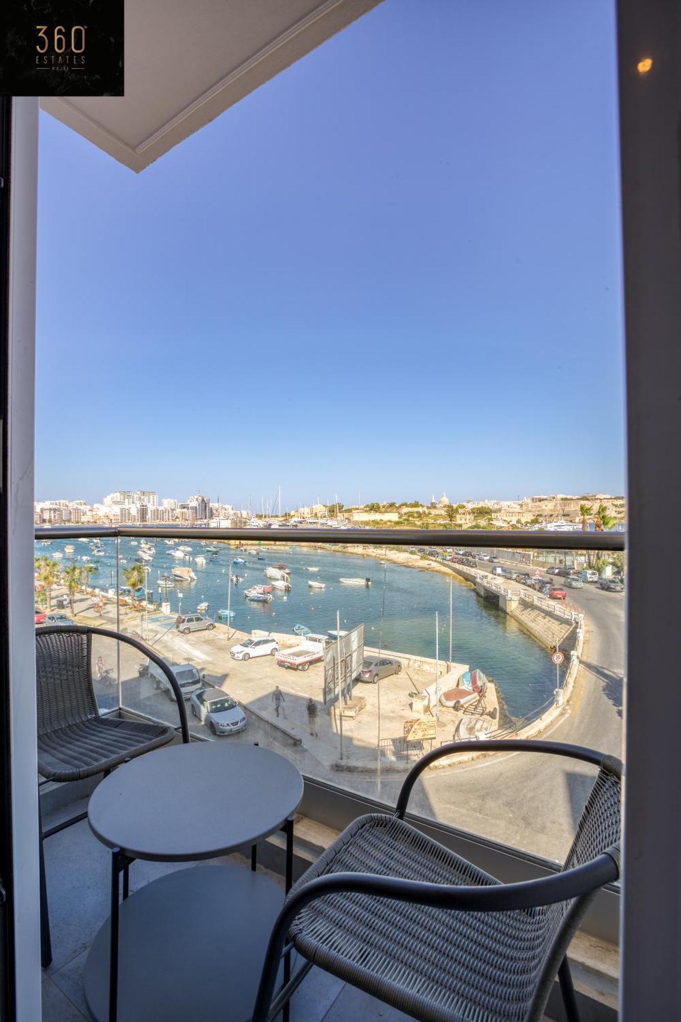 Gzira's Seashore Stayaway Close To Manuel Island Gzira